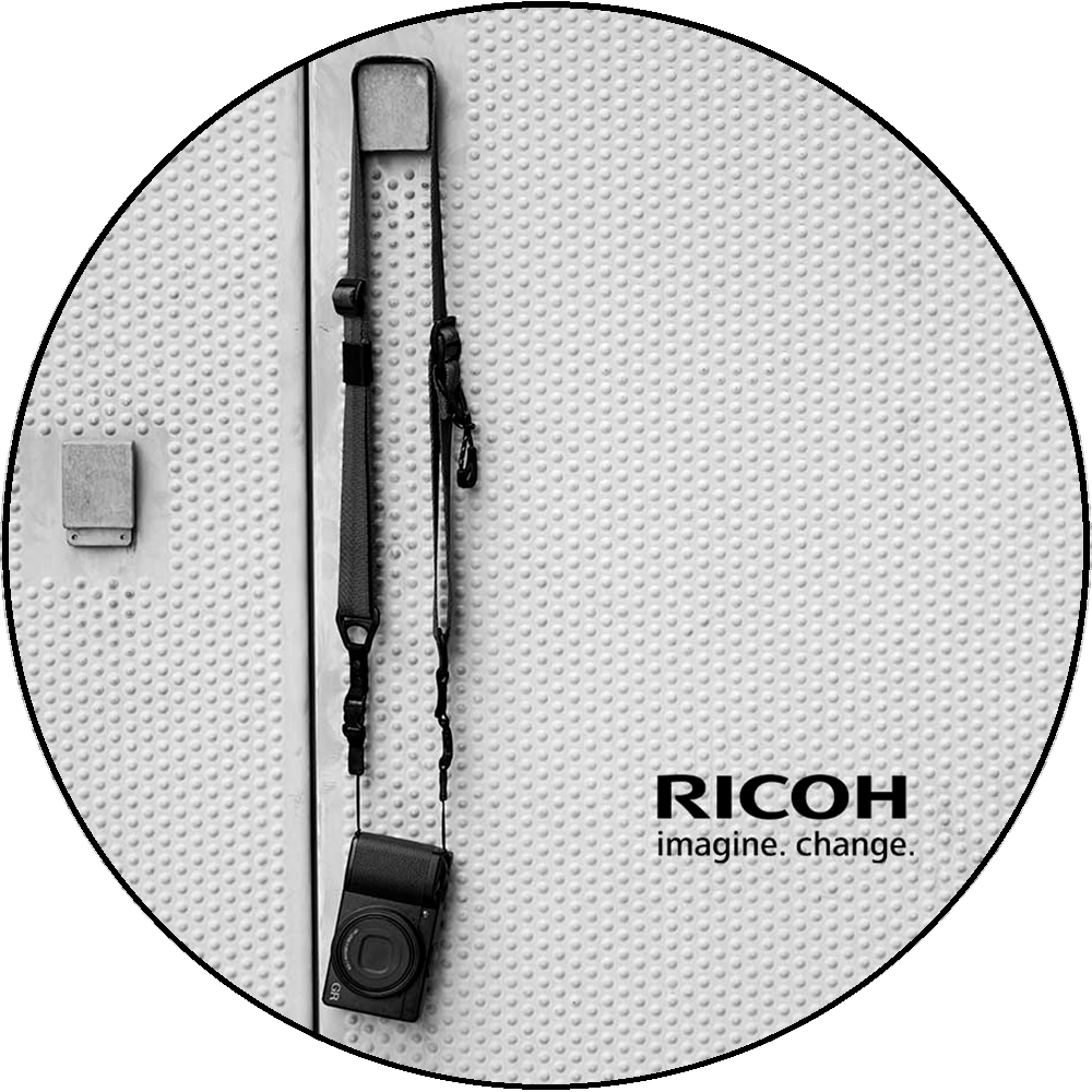 Ricoh GR IIIx HDF -kompaktikamera