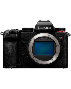 Panasonic Lumix S5D -järjestelmäkamera