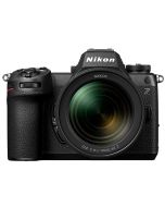 Nikon Z6 III + Z 24-70mm f/4 S -järjestelmäkamera