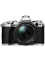 Olympus OM-D E-M5 Mark II + 14-150mm f/4-5.6 ED II -järjestelmäkamera, hopea