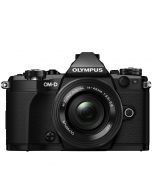 Olympus OM-D E-M5 Mark II + 14-42mm f/3.5-5.6 EZ -järjestelmäkamera, musta